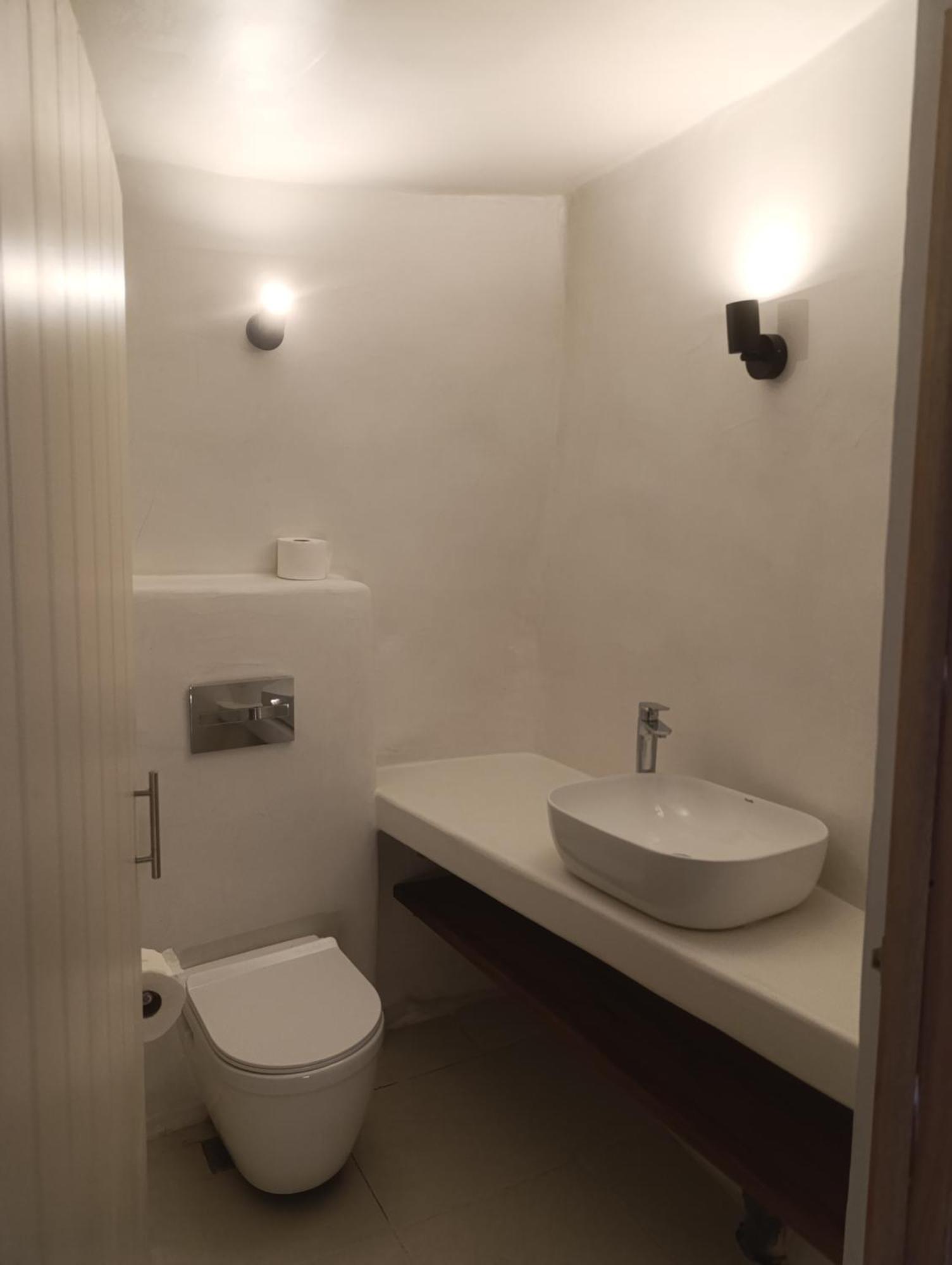 Cycladic Center Cave Rooms Тира Экстерьер фото